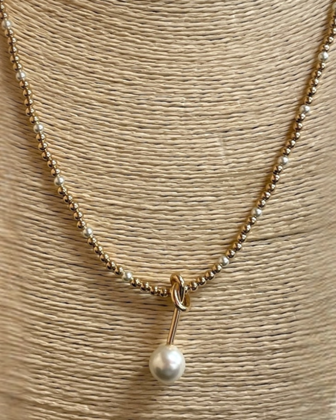 GOLD SMALL BEADED PEARL DROP SHORT NECKLACE