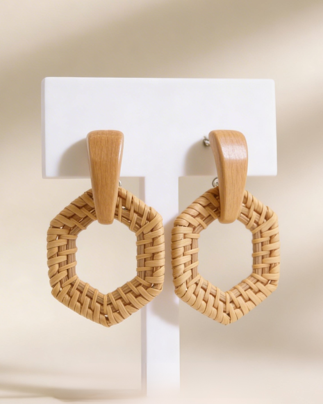 GEOSHAPE RATTAN EARRINGS - BEIGE
